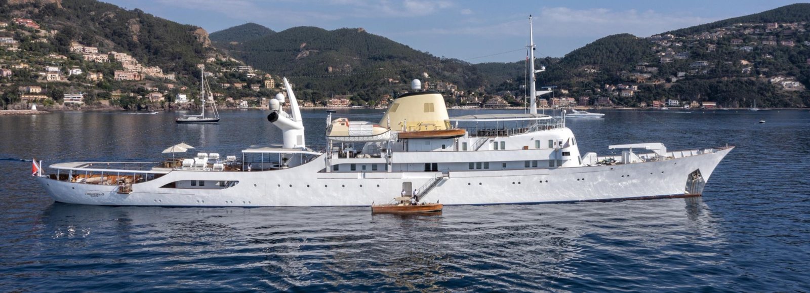 Christina O — 325 ft (99 m) ABS passenger yacht at anchor, full profile